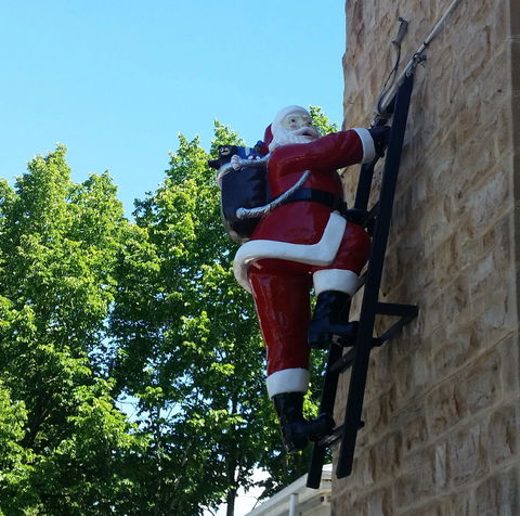 Hahndorf Christmas Market Walking Tours - Sydney Tourism 1