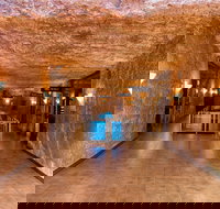 Desert Cave Hotel - Sydney Tourism