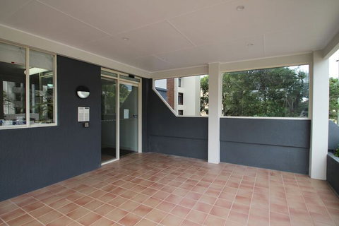 84 The Spit Holiday Apartments - Sydney Tourism 1