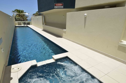 Malibu Mooloolaba - Sydney Tourism 6