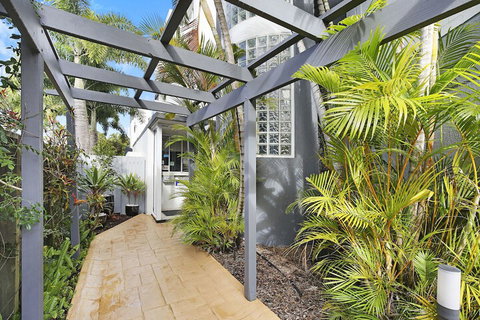 Beachside Mooloolaba - Sydney Tourism 1