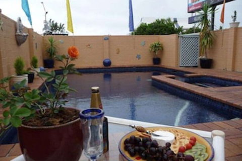 Blue Pelican Motel - Sydney Tourism 0