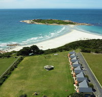 Diamond Island Resort  Bicheno Penguin Show - Sydney Tourism