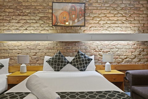 The Settlement Historic Hotel - Sydney Tourism 6