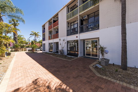 Billabong Backpackers Resort - Sydney Tourism 0