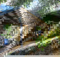 Wisteria Cottage and Cabins