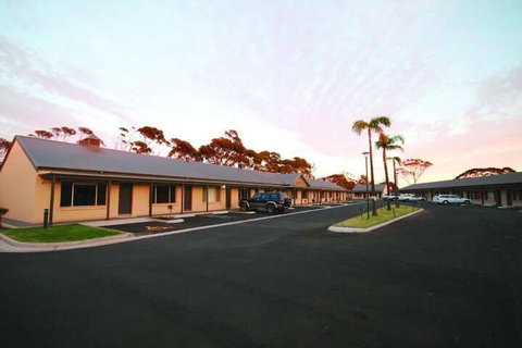 Sundowner Motel Hotel - Sydney Tourism 3