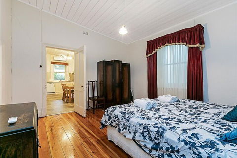 Treasured Memories Cottage - Sydney Tourism 6