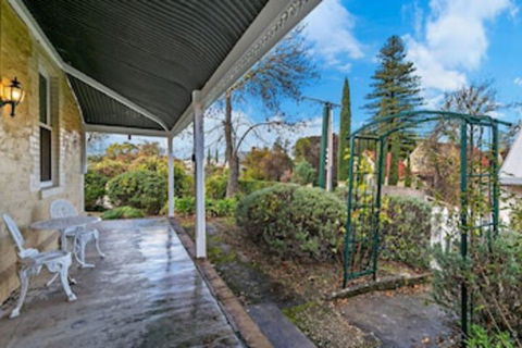 Treasured Memories Cottage - Sydney Tourism 0