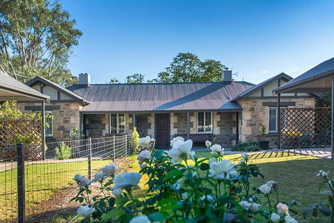 Stoneleigh Cottage Bed & Breakfast - Sydney Tourism 1
