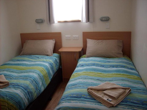 Jackos Holiday Cabins - Sydney Tourism 3