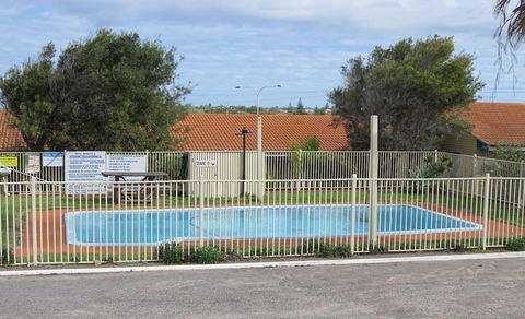 Ocean View Villas - Sydney Tourism 5