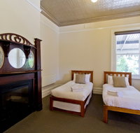 Deloraine Hotel - Sydney Tourism