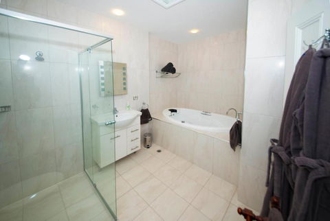 Yankalilla Bay Homestead - Sydney Tourism 1