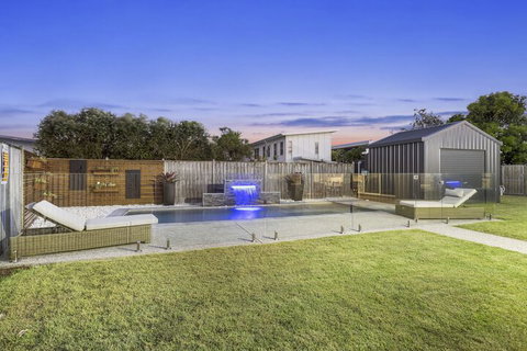Ebony Rose Tweed Coast Holidays - Sydney Tourism 1