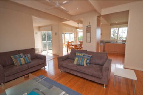 Nakarra - Sydney Tourism 0