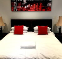 Deluxe Lake View House - Sydney Tourism