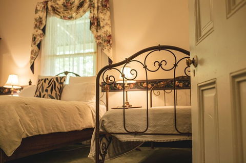 Plynlimmon The Heritage Cottage At Kurrajong - Sydney Tourism 6