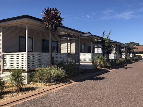 Sundowner Cabin And Tourist Park - Sydney Tourism 3