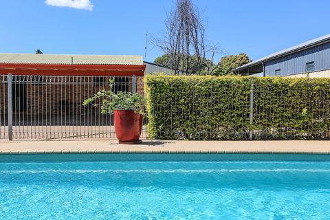 Clermont Country Motor Inn - Sydney Tourism 4