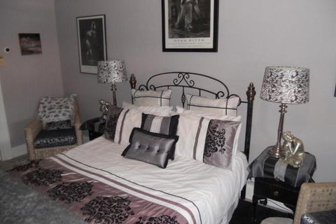 Montrose House - Sydney Tourism 7