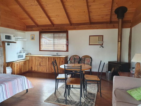 Gaddleen Grove Cottages - Sydney Tourism 1