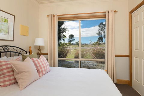 Windsors Edge Cottage Pokolbin - Sydney Tourism 6