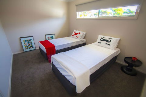 The Races Swanport - Sydney Tourism 2