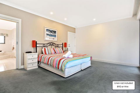 Ultimate Esplanade 3 Storey Experience WiFi - Sydney Tourism 4