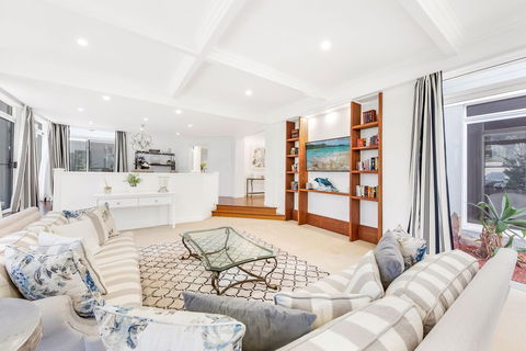 Hamptons Hideaway At The Cove - Sydney Tourism 2