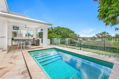 Hamptons Hideaway At The Cove - Sydney Tourism 1