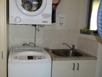 Ironbark - Deluxe Family Townhouse - Sydney Tourism 6