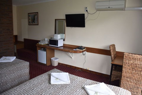 Valley Views Motel & Chalets - Sydney Tourism 4