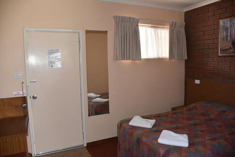 Valley Views Motel & Chalets - Sydney Tourism 7