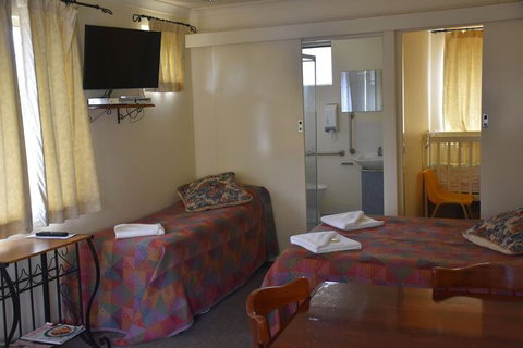 Valley Views Motel & Chalets - Sydney Tourism 1