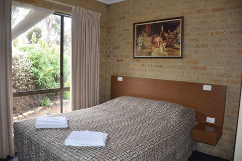 Valley Views Motel & Chalets - Sydney Tourism 3