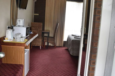 Valley Views Motel & Chalets - Sydney Tourism 6