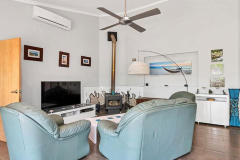 Tree Lodge - Sydney Tourism 6