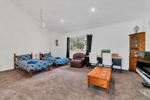 Tree Lodge - Sydney Tourism 1