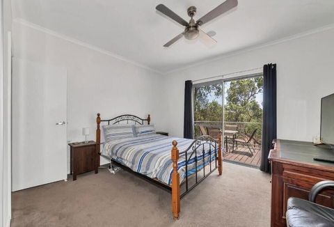 Tree Lodge - Sydney Tourism 3