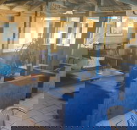 Horse And Jockey Hotel Motel