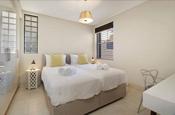 Ocean Cove (069i) - Sydney Tourism 2