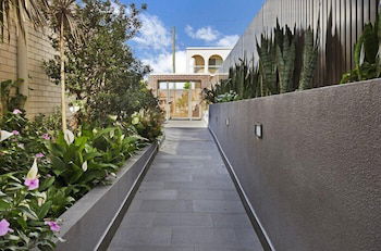 Ocean Cove (069i) - Sydney Tourism 0