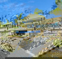 Lakehouse Family Oasis