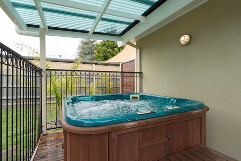 Xanadu Shores - Sydney Tourism 6