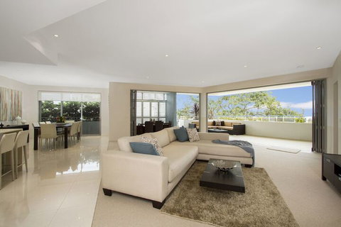 KINGSCLIFF OCEAN VIEW TERRACE By THE FIGTREE 5 - Sydney Tourism 2