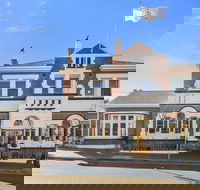 Cygnet Old Bank B  B Cafe  Gift Store