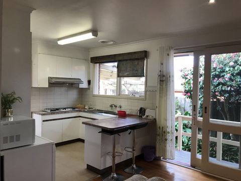 The Glen Family House - Sydney Tourism 1