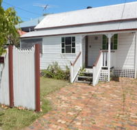 Charming Private 3-Bedroom Cottage By The Bay