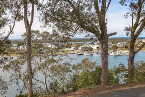 Four Seasons - Sydney Tourism 1